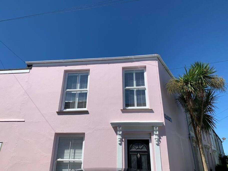 Luxurious Cottage In The Heart Of Falmouth Exterior foto