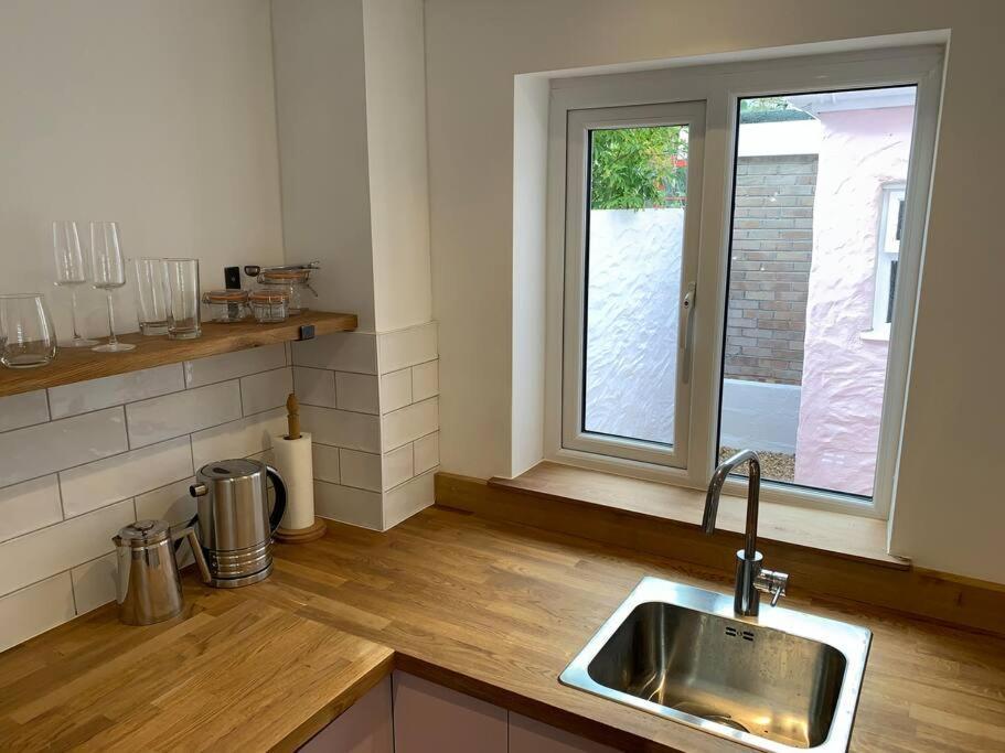 Luxurious Cottage In The Heart Of Falmouth Exterior foto