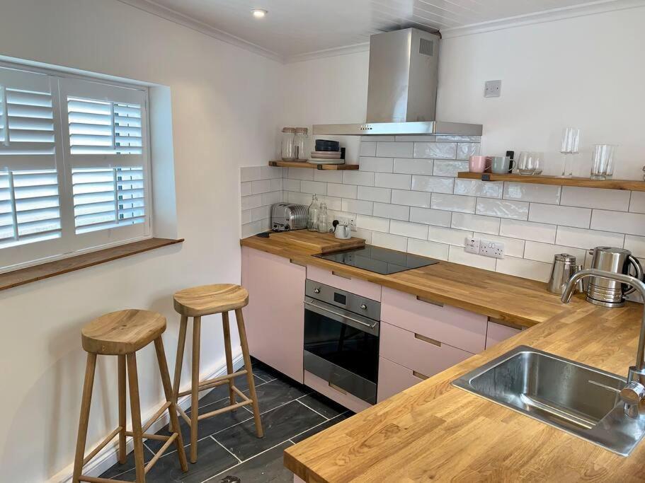 Luxurious Cottage In The Heart Of Falmouth Exterior foto